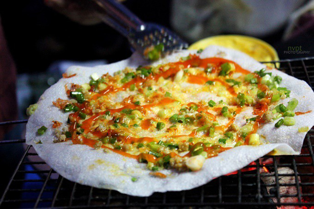 Banh trang nuong representative image