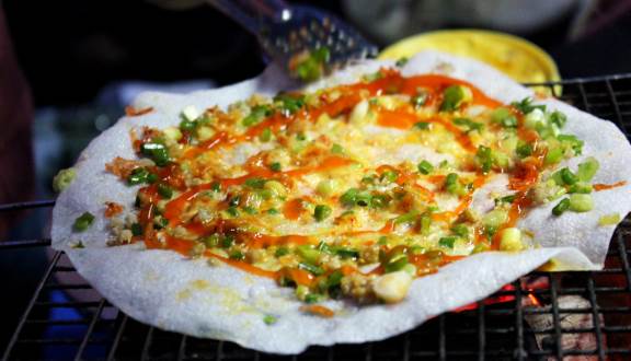 Banh trang nuong representative image