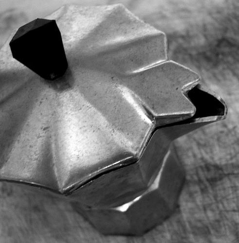 coffeepot — density 0.0320