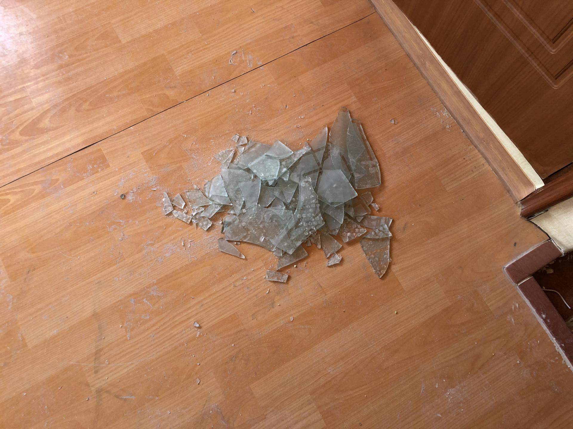 Glass & Ceramic-Window Glass 2